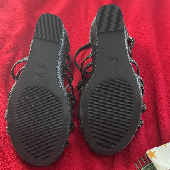 Torrid Wedge silver and black 8.5WW - Picture 5 of 9